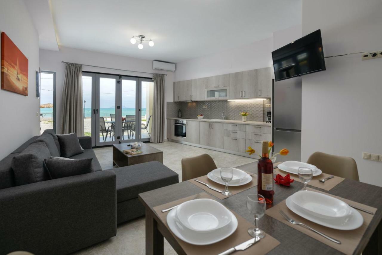 Coral Sea Apartment Коккинос Пиргос Экстерьер фото