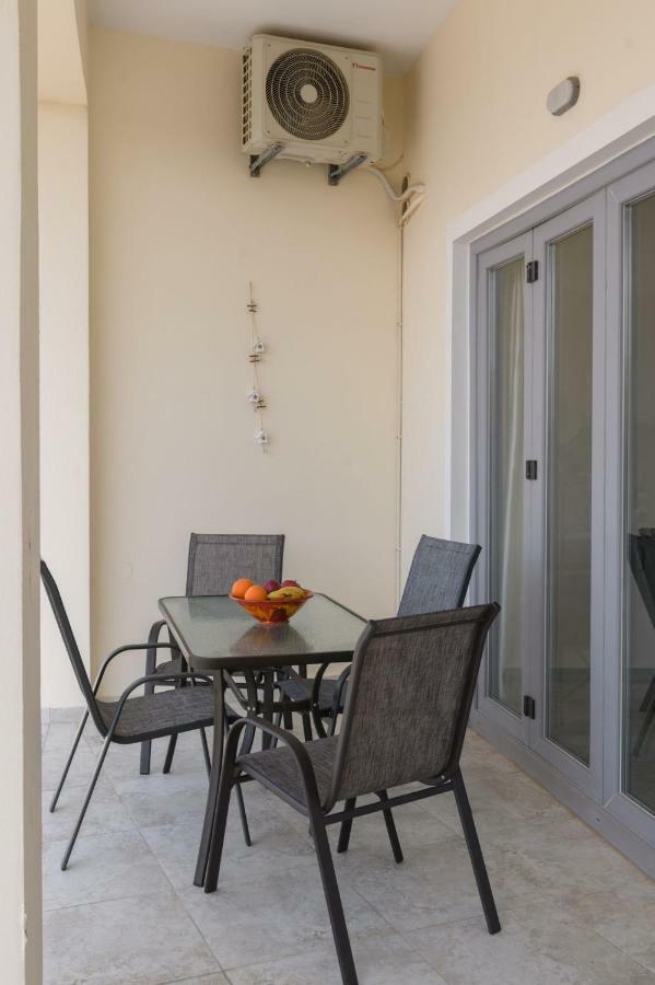 Coral Sea Apartment Коккинос Пиргос Экстерьер фото