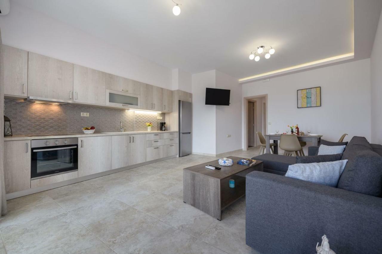 Coral Sea Apartment Коккинос Пиргос Экстерьер фото